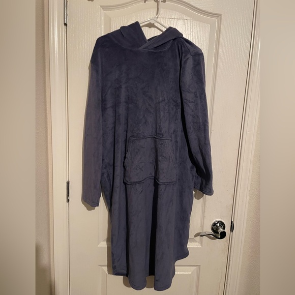 32 Degrees Plush Purple Sleepwear - Picture 2 of 5